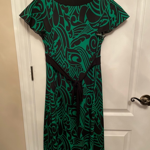 Majora green/black dress in size medium 💚🖤👗 - Picture 6 of 9